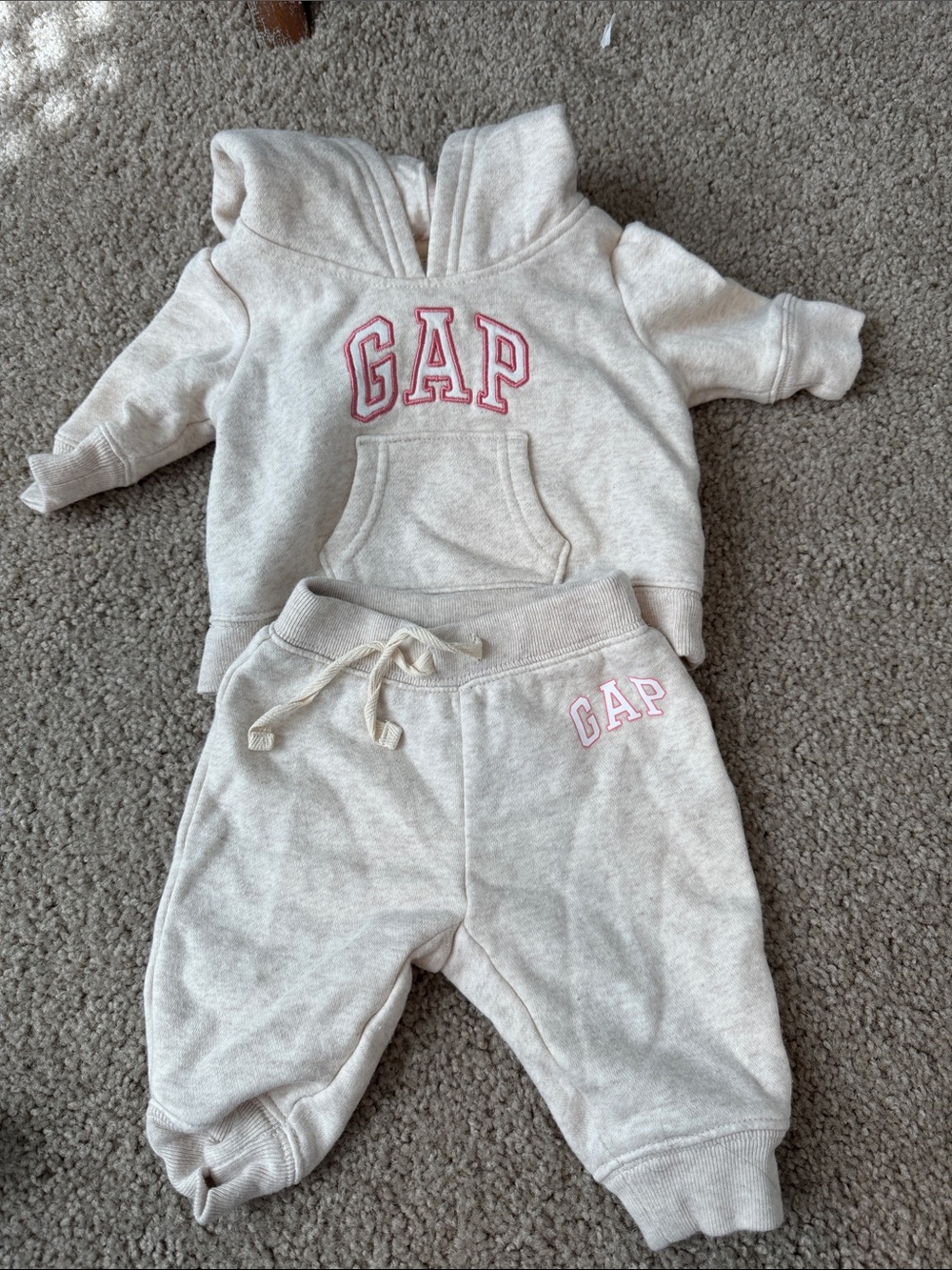 GAP Kids Cream Sweatshirt & Joggers Set with Pink Logo - 0-3 Month